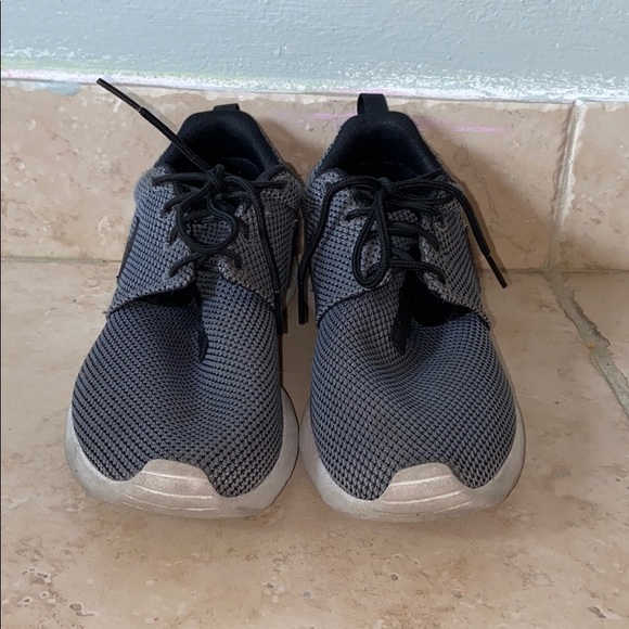 Nike Sneakers - Picture 1 of 4